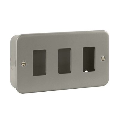 Click Scolmore Gridpro 3 Gang Front Plate with Surface Box