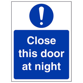 Close Door At Night Fire Safety Sign - Rigid Plastic - 100x150mm (x3)