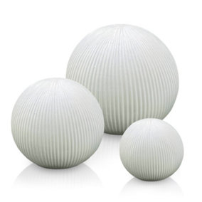 Cluster Set of 3 IDEALIST Vertical Ribbed White Outdoor Garden Balls: D24.5 H22.5 cm + D31.5 H29.5 cm + D39.5 H37.5 cm