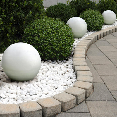Cluster Set of 3 IDEALIST™ White Washed Reinforced Stone Garden Decorative Balls: D25 + D30 + D40cm, 5.5 + 7.7 + 9.9lbs