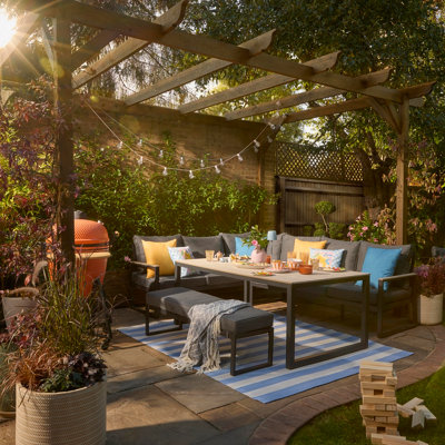 Your alfresco Italian coast vibes – retro, bold stripes, zesty prints, and oh-so chic