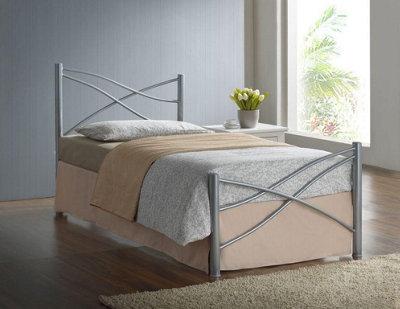 Comfy Living 3ft Amber Metal Bed Frame in Silver | DIY at B&Q