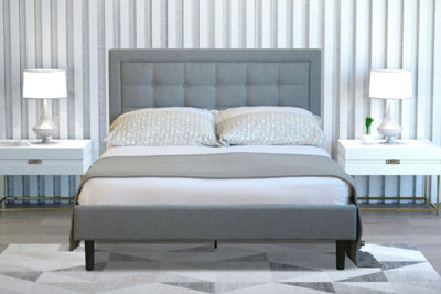 Comfy Living 4ft6 Buttoned Headboard Light Grey Fabric Bed Frame
