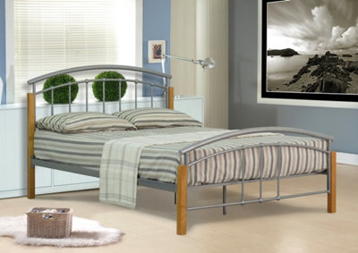 Comfy Living 4ft6 Rubberwood Metal Bed Frame in Silver