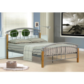 Comfy Living 4ft6 Rubberwood Metal Bed Frame in Silver