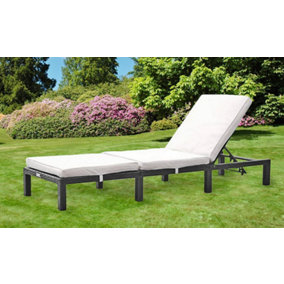 Comfy Living Rattan Sun Lounger in Grey