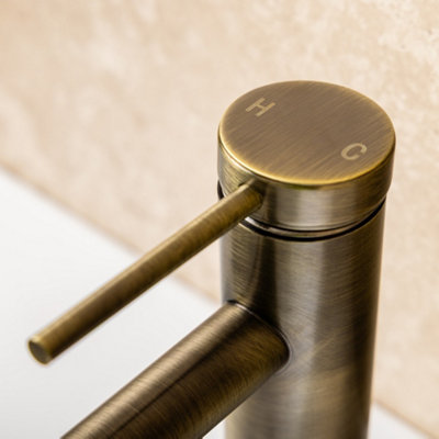 Como Antique Brushed Brass Basin Mixer Tap - Inc Waste
