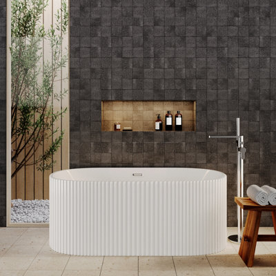 Contemporary Curved Freestanding Bath from Balterley - 1500mm x 740mm