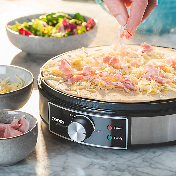 Geepas 1000W Omelette Maker - Electric Cooker with Non-Stick Plate