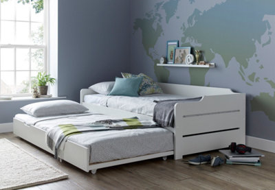 Copella White Guest Bed With Trundle