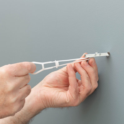 Corefix Strap Cavity Wall Fixing. 4pk with M5x40mm screws