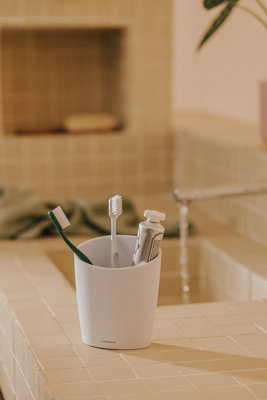 Cosmic Free Standing Toothbrush Holder Matte Grey Saku