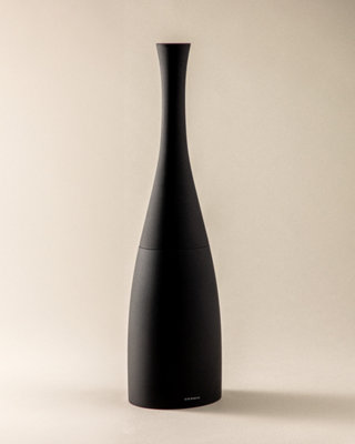 COSMIC Toilet brush & holder, Matt Black, Unique design, Soft-finish coating, Saku Collection