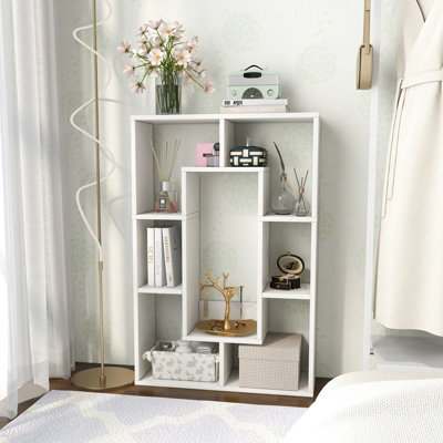 Corner clearance cube bookcase