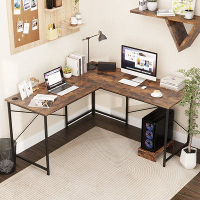 COSTWAY Reversible L-Shaped Desk 150 cm Corner Computer Desk with Built-in Power Outlets