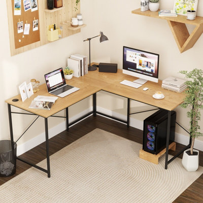 COSTWAY Reversible L-Shaped Desk 150 cm Corner Computer Desk with Built-in Power Outlets