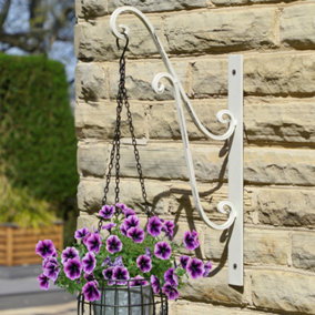Country Cream Summer Outdoor Garden Planter Pot Hanging Basket Bracket