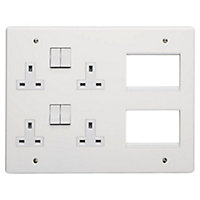 Crabtree 4318/WH Multimedia Lounge Plate - 2 x 13A Twin Sockets & 2 x 3W Euromodule Spaces