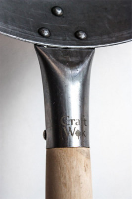 Craft Wok Big 16 Inch Heavy Hand Hammered Carbon Steel Pow Wok with Wooden and Steel Helper Handle (Round Bottom) / 731W138