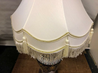 Tassel table deals lamp shade