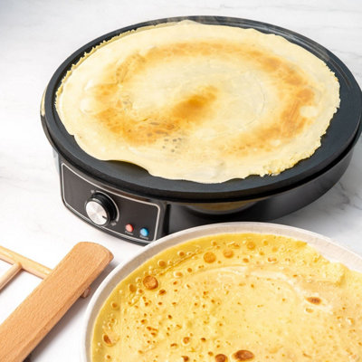 https://media.diy.com/is/image/KingfisherDigital/crepe-maker-hot-plate-none-stick-omelette-pancake-machine-30cm-diameter~5060619469310_05c_MP?$MOB_PREV$&$width=618&$height=618