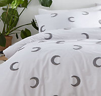 Crescent Tuffted Duvet Cover and 2 Pillowcase set - Super King