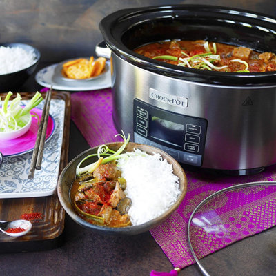 Crock-Pot Digital Slow Cooker - 7.5 Litre Capacity (Feeds 10+), Stainless Steel, Adjustable Timer & Keep Warm Function