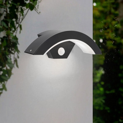 Curved Outdoor LED Wall Light with Motion Sensor, Weatherproof IP54 ...