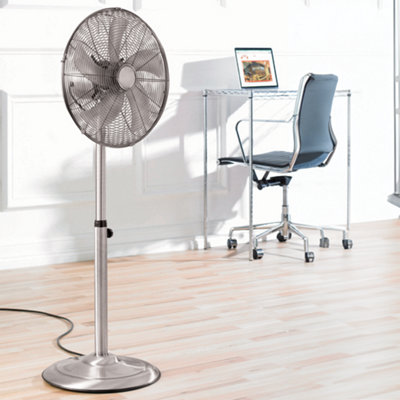 Daewoo 50W 16 inch Floor Standing Electric Fan Quiet Oscillating Acrylic Blades Stand Up Pedestal Chrome Finish 3 Speed  COL1608GE Price Comparisons | Compare The Build