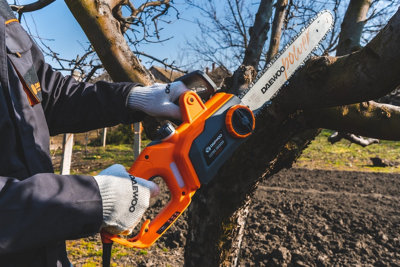 Corded shop electric chainsaws