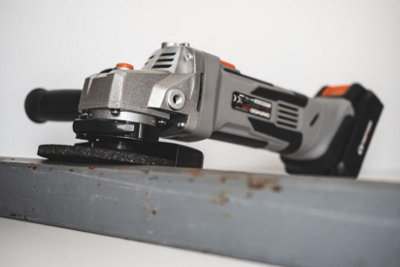 Daewoo U-FORCE Cordless Battery Powered 115mm 18V Angle Grinder (BODY ONLY) - 6