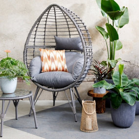 Dawsons Living Vienna Standing Egg Chair with Legs - Outdoor and Indoor Rattan Weave Garden Furniture Chair - Grey