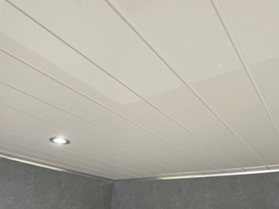 DBS Bathrooms Gloss White Twin Embedded 8mm PVC Bathroom Ceiling Panels Pack of 6 (3.9Sqm)