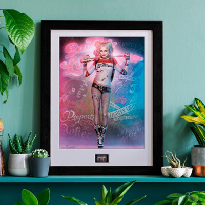 DC Comics Harley Quinn Stand 30 x 40cm Framed Collector Print