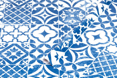 DCFIX BLUE WHITE ZULADI PATTERNED STICKYBACK PLASTIC VINTL FILM 2M X 67.5CM