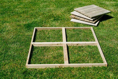 Decking Kit 3m (3 Frames & 12 Tiles) - Timber - L100 x W100 x H6.5 cm