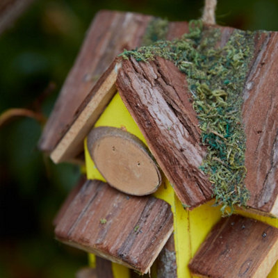 Decorative Hanging Bird House Garden Lodge Birdbox Yellow Bird Nesting Box with Moss Details