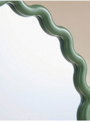 DEENZ Striking Wave Wall Mounted Playful Mirror Wavy Frame Contemporary Bordered Glass/Plastic Construction Circular Green 50 Cm