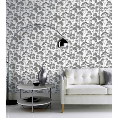 Delamere Wallpaper In White And Silver
