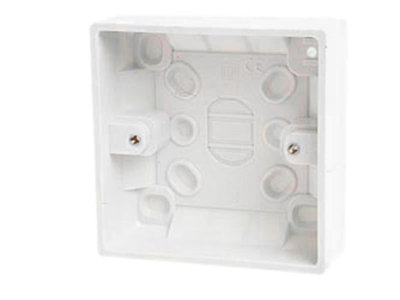 Dencon 1-Gang Pattress Box 28/32mm for Safe and Efficient Electrical Installations