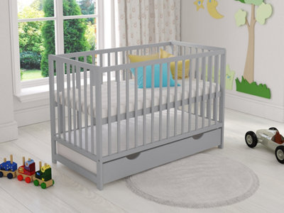 Denise cot bed 120x60cm with drawer & Aloe Vera mattress