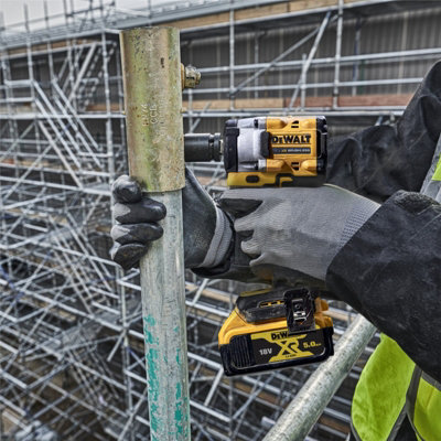 Dewalt 18v XR DCF921N Brushless 1/2" Scaffolders Torque Wrench + 2 X 21mm Socket