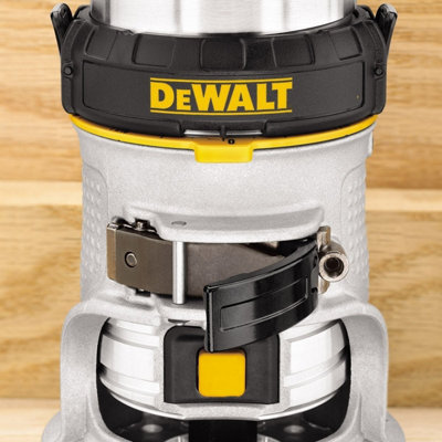 Dewalt D26200 900w Compact Fixed Base Corded Router 110v