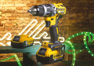 Dewalt DCD796 18v Brushless Combi Hammer Drill x1 4ah x1 5ah Battery XMS18CD18V