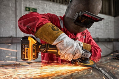 Dewalt cordless angle grinder brushless discount
