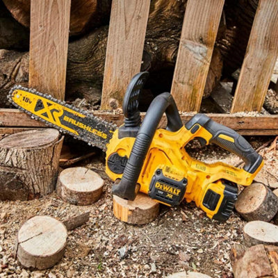 Dewalt DCM565M2 18v XR 30cm Cordless Chainsaw Brushless 2 x 4.0ah Batteries