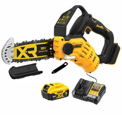 Dewalt chainsaw 20v battery discount
