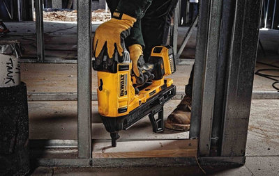 Dewalt DCN890N 18v XR Cordless Concrete Nailer Nail Nailing