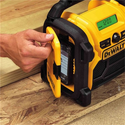 Dewalt DCR020 240v XR Compact DAB Digital Jobsite Radio 18v 4.0ah Battery