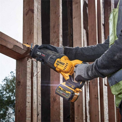 Dewalt reciprocating cheap saw cordless